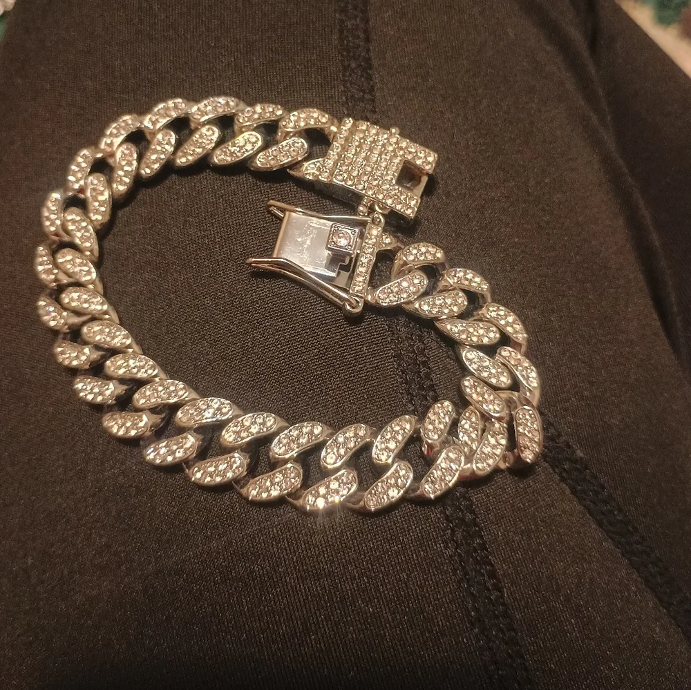 Silver Bracelet with Crystal Accents🥳🥳❌❌ - Picture 5 of 5